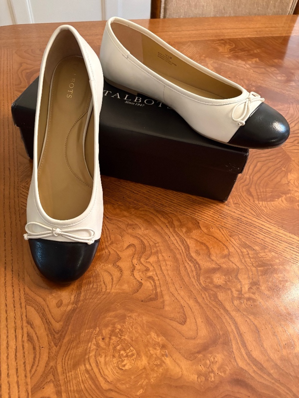 Balet flats, leather , ivory and black captoe. Size 10.5